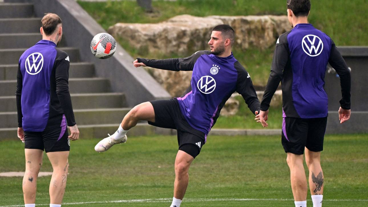 DFB-Trio macht Schulbesuche