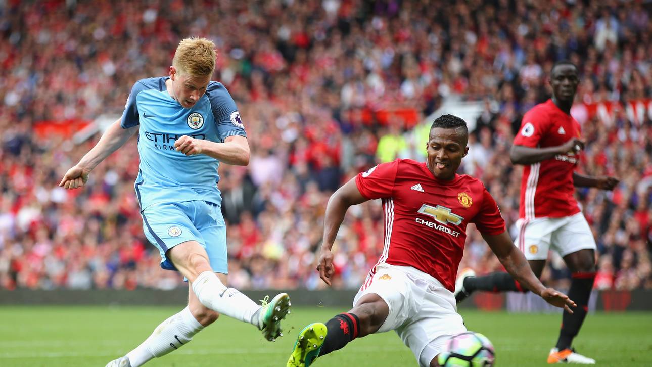 Antonio Valencia (r.) zeigte gegen ManCity keine überzeugende Leistung