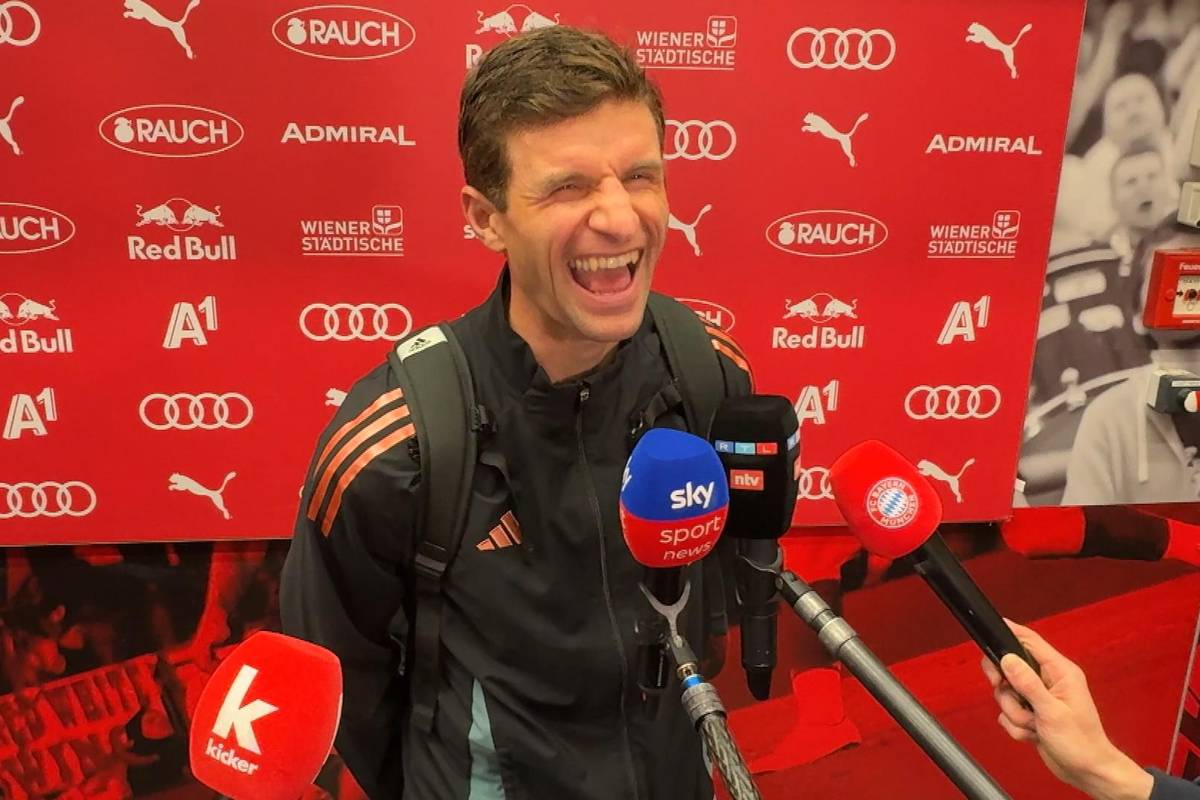 Als Thomas Müller auf seine Vertragssituation angesprochen wird, reagiert der Bayern-Star in klassischer Manier und lässt sich auf einen Schlagabtausch ein.