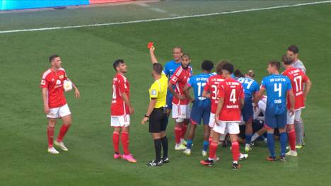 Im Duell der Champions-League-Starter feiert Kevin Volland sein Startelf-Debüt für Union Berlin. Während dieses in einem Fiasko gipfelt, spielt sich RB Leipzig am Ende in einen Rausch.