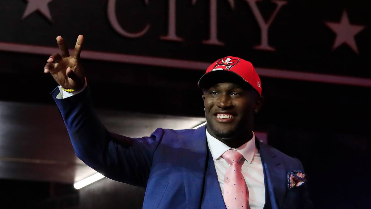 Pick Nr. 5 - DEVIN WHITE (Inside Linebacker, LSU) - Tampa Bay Buccaneers: Nach dem Verlust von Kwon Alexander musste ein Ersatz auf der Linebacker-Position her. Die größte Baustelle der Bucs (Pass Rush) füllt der sichere Tackler aber nicht