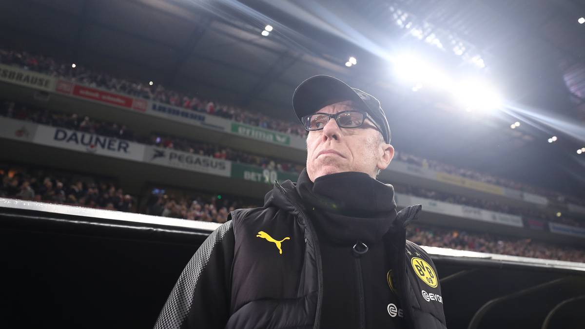 UMSTEIGER: Nach viereinhalb Jahren in Köln hatte sich Peter Stöger im Dezember ganze sechs Tage Zeit für den Wechsel zum BVB gelassen. Er erhörte den Dortmunder Notruf, die nach der Pleitenserie unter Bosz bis auf Platz 8 abgestürzt waren. Immerhin: Er stabilisierte die vogelwilde Mannschaft und blieb sogar die ersten zwölf Ligaspiele ungeschlagen. Am Ende wurde das Minimalziel Königsklasse aber nur mit Ach und Krach erreicht