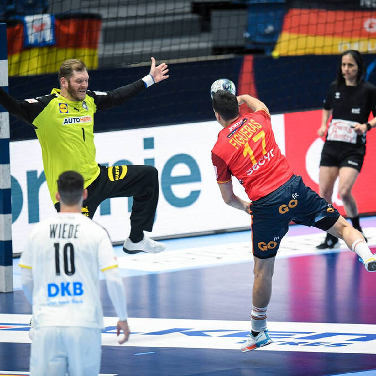 Deutschland muss bei der Handball-EM die erste Niederlage hinnehmen. Spanien ist für das von Corona gebeutelte deutsche Team eine Nummer zu groß.