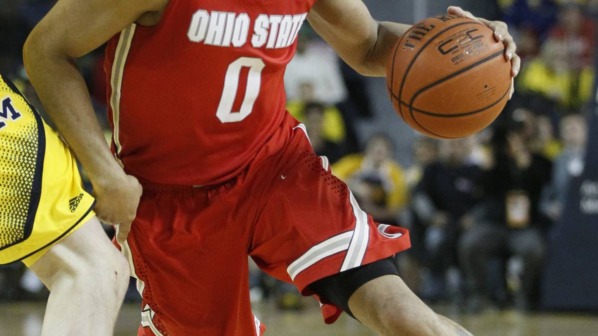 D'ANGELO RUSSELL (Guard, Freshman): Ohio State Buckeyes - 19,3 Punkte, 5,6 Rebounds, 5,1 Assists. Wenn sich selbst Phil Jackson zu einem Lob hinreißen lässt, muss an diesem Aufbauspieler etwas dran sein. Das Toptalent aus Louisville schwebt scheinbar über den Court - so leicht sieht bei ihm alles aus. Seine Kreativität, Übersicht, der elegante Wurf ragen heraus. Seine langen Arme deuten auch Defensivpotenzial an