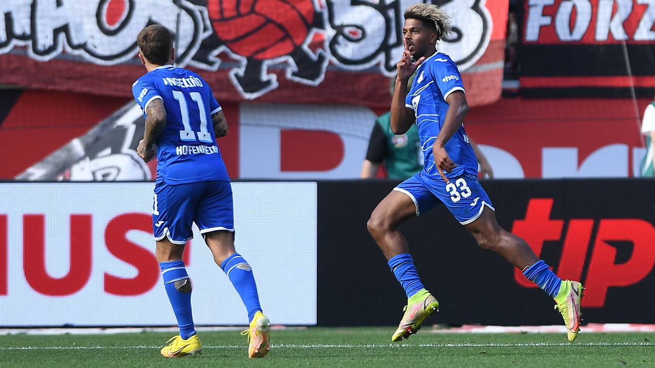 Irre Szene! Selfie-Jubel nach Traumtor