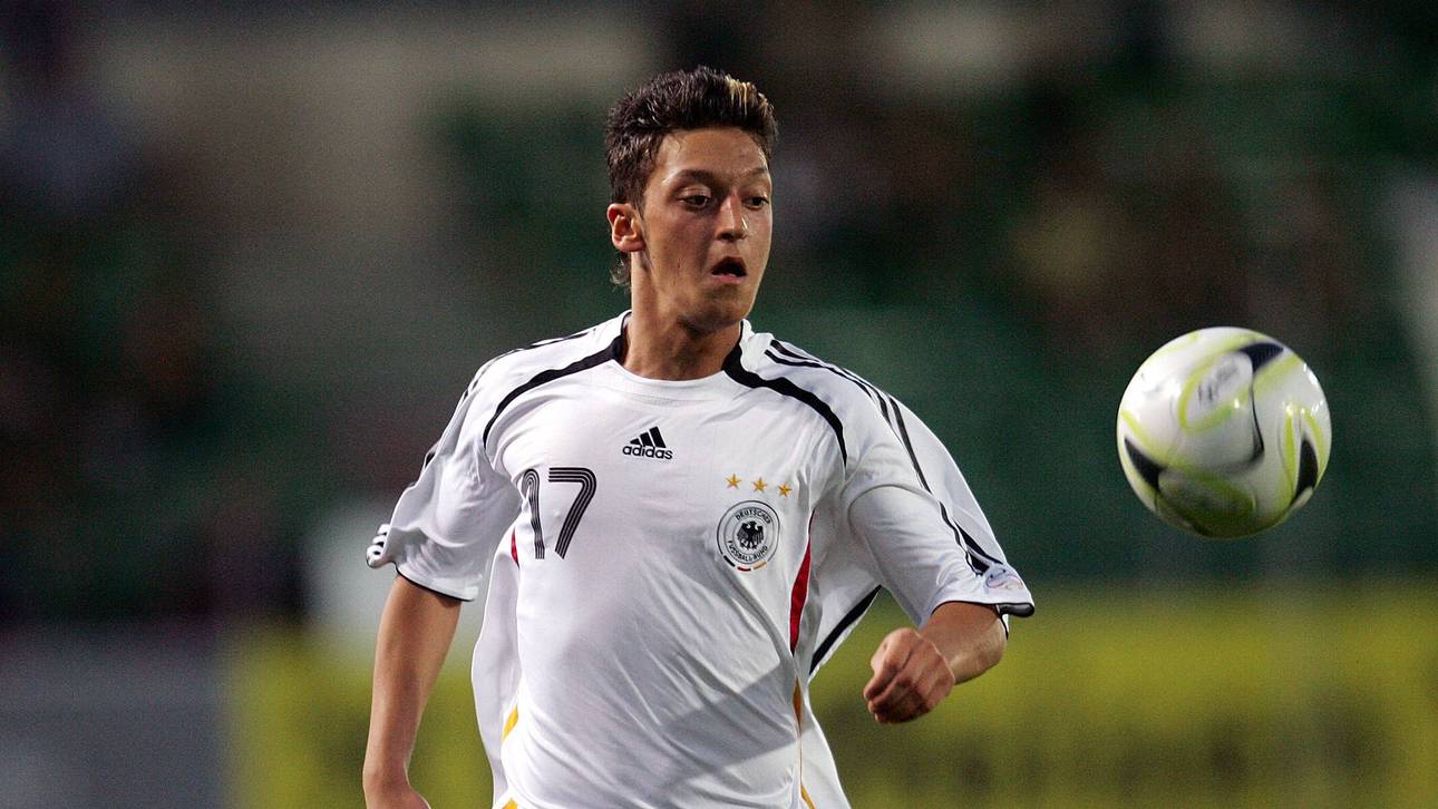 So spaltete Özil früh die Experten