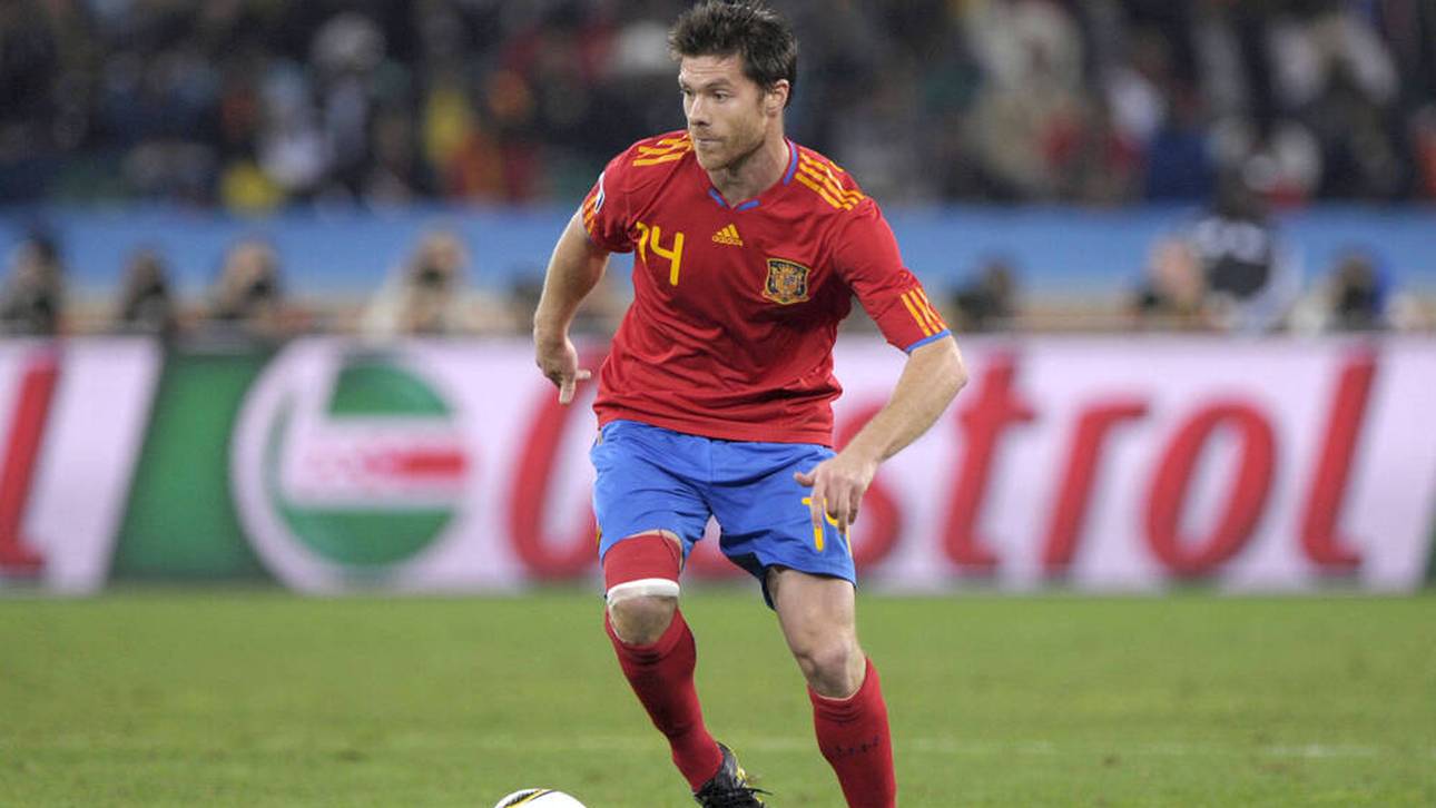 Xabi Alonso spielte im WM-Halbfinale 2010 mit einem auffälligen Verband am Knie - und enthüllt jetzt die Gründe dafür
