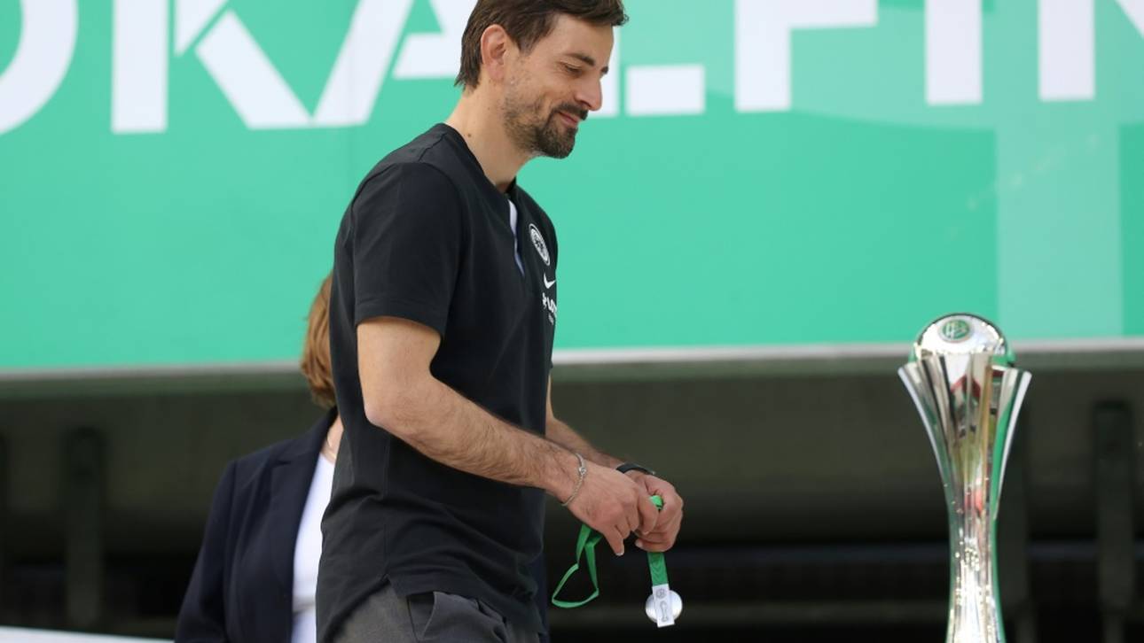 Eintracht verlängert mit Trainer