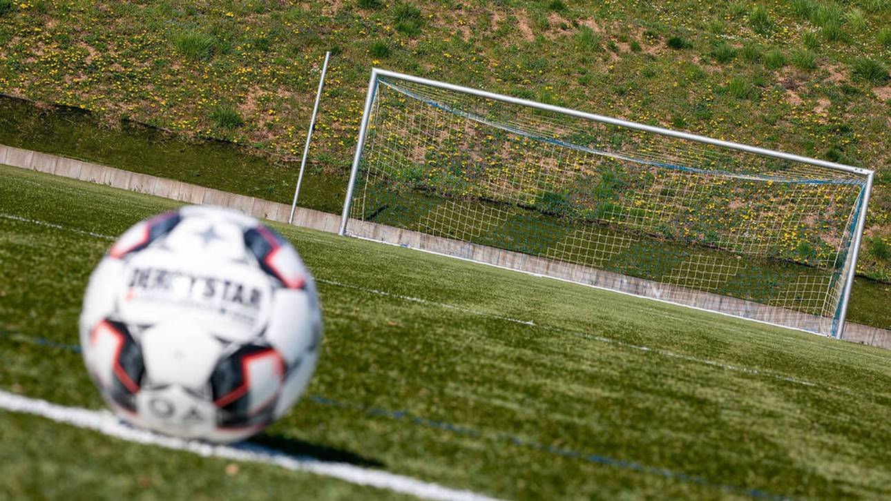 40:35! Fußballspiel wird zu irrem Protest-Kick
