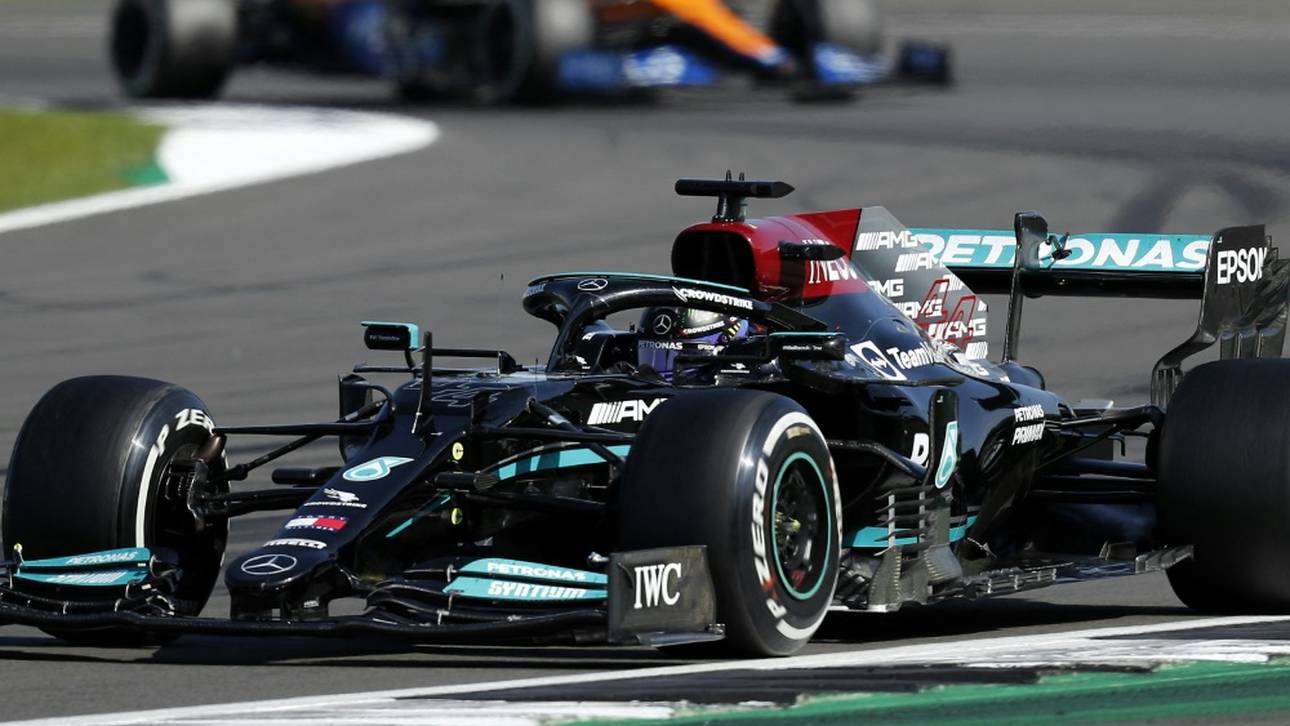 Nach Crash mit Verstappen: Hamilton gewinnt in Silverstone