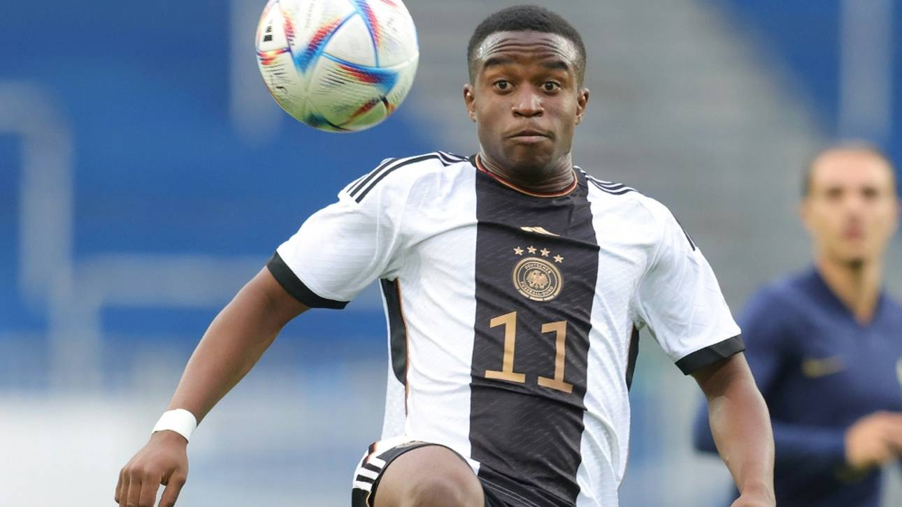 Moukoko schreibt Geschichte