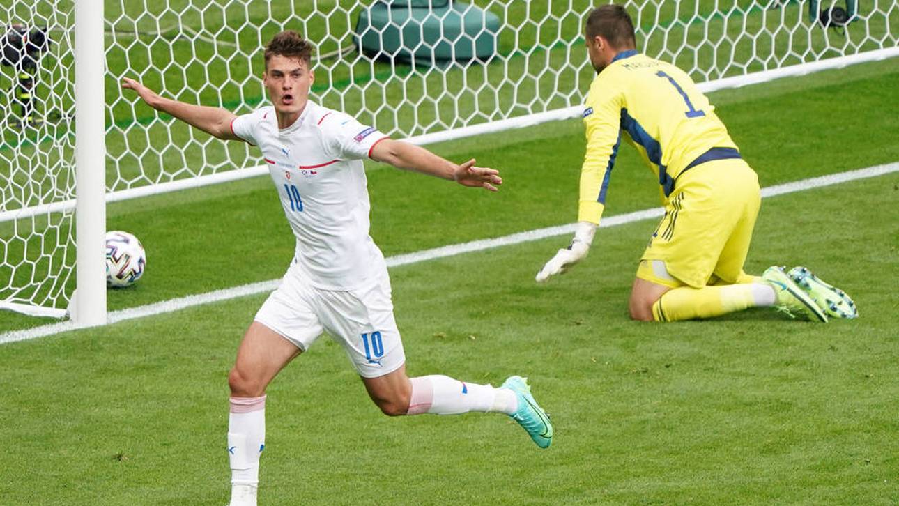 Irre! Schick trifft aus 45 Metern