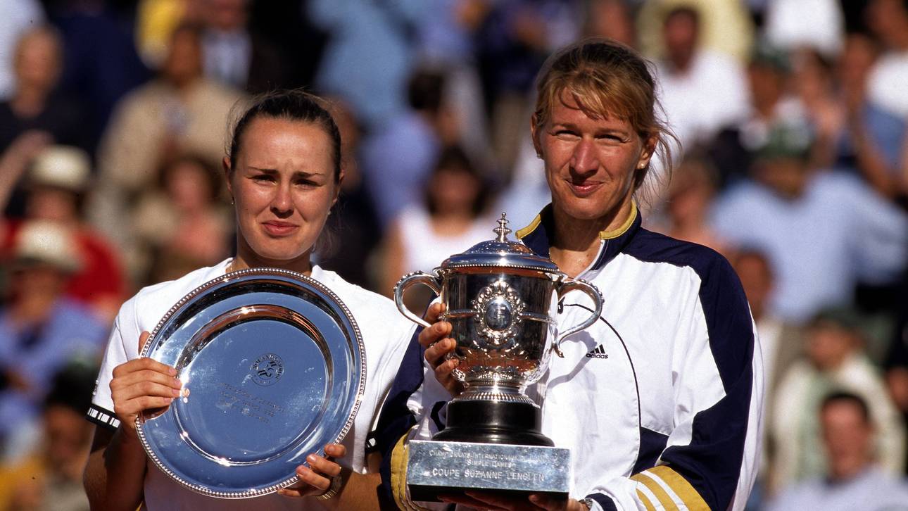 Steffi Graf (r.) und Martina Hingis lieferten sich 1999 ein denkwürdiges French-Open-Finale
