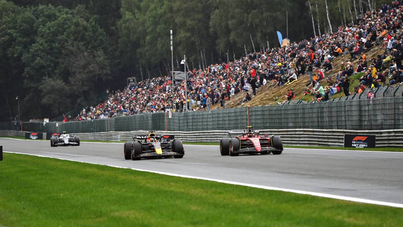 Sainz holt Pole nach Strafen-Chaos