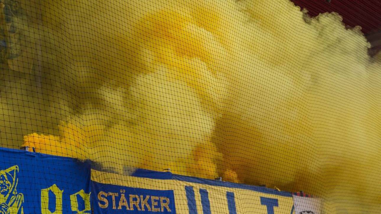 Pyro! Derby früh unterbrochen