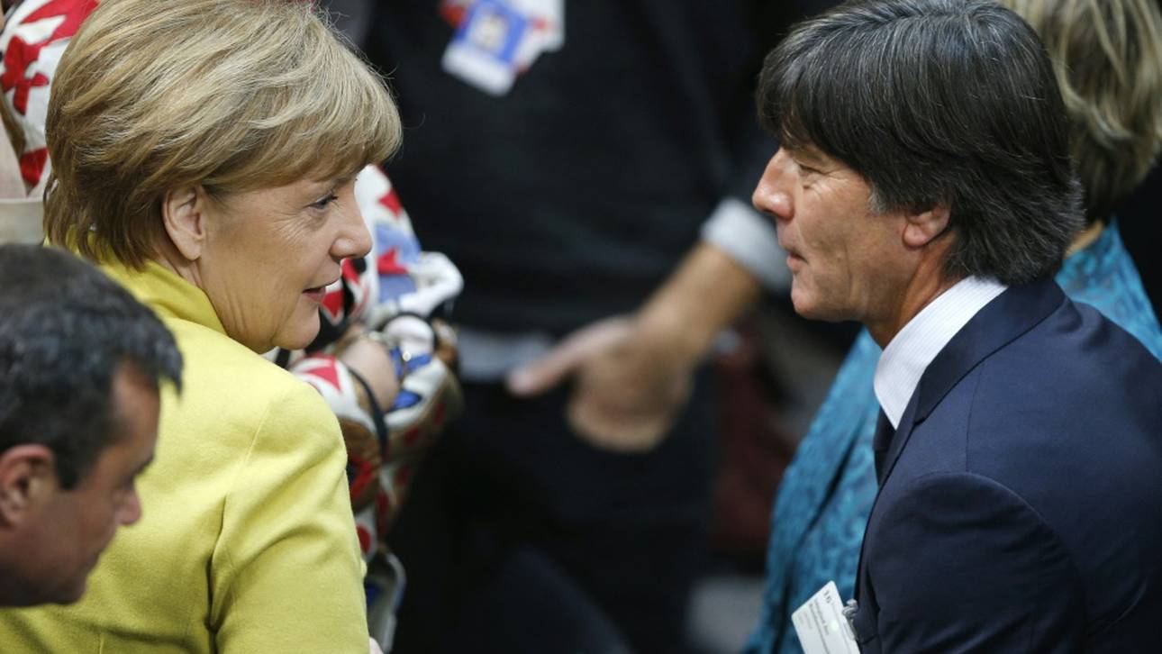 Löw besprach Abschied mit Merkel