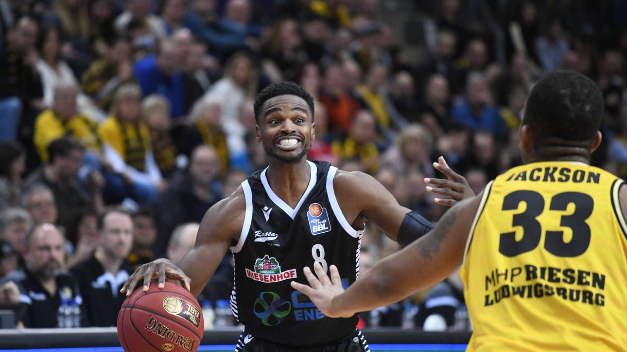 Kapitän Young verlängert in Vechta