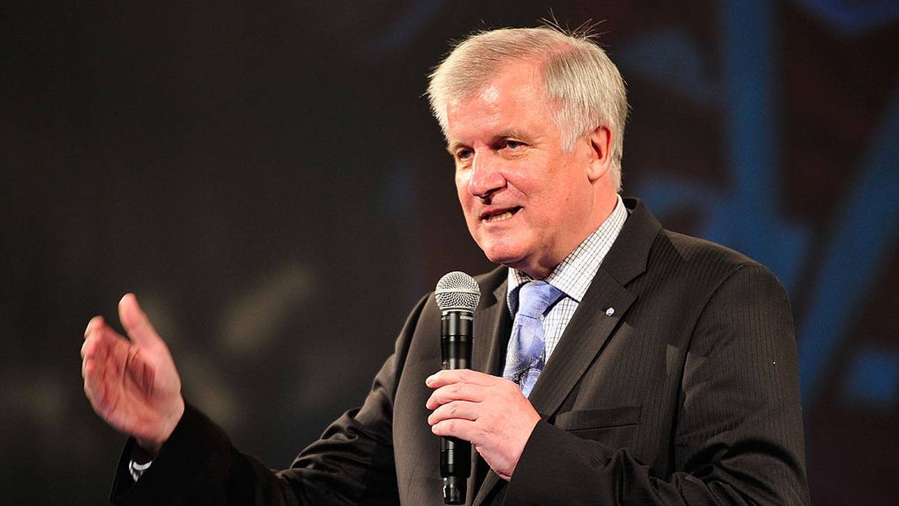 Seehofer greift Gamer-Szene an