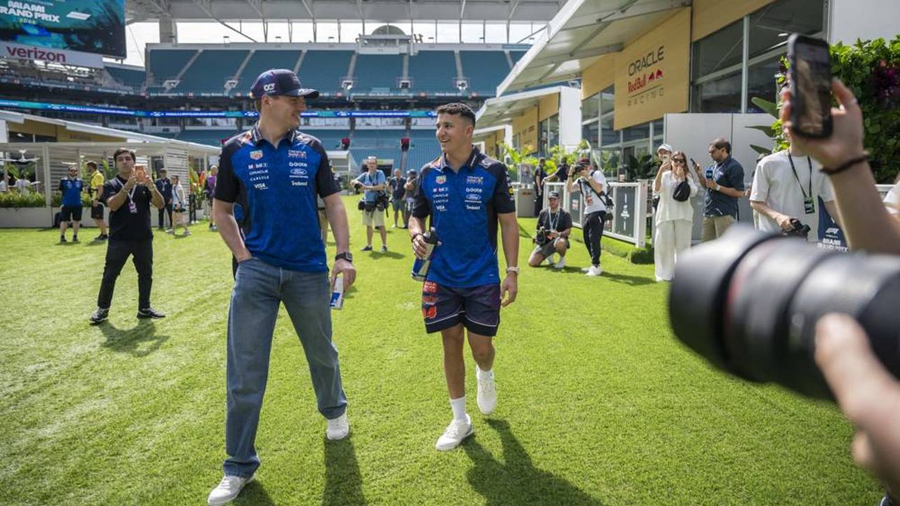 Isack Hadjar (r.) ist Teamkollege von Max Verstappen