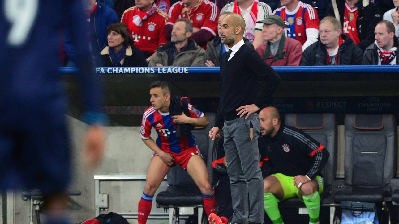 Guardiola mit gerissener Hose gegen Porto