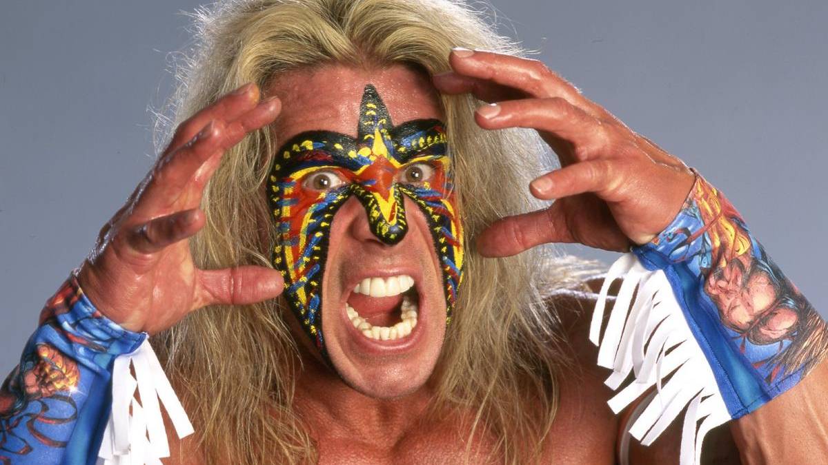 PLATZ 23: THE ULTIMATE WARRIOR - 1990 der Erste, der Hulk Hogan nach dessen jahrelanger Regentschaft als oberster Publikumsliebling fair besiegen durfte. Es blieb bei einer Regentschaft, weil es hinter den Kulissen immer wieder Krach gab. 2014 kurz nach seinem Einzug in die WWE Hall of Fame verstorben