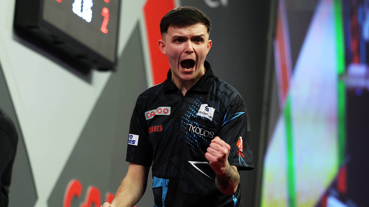 Darts WM 2023: Nathan Rafferty schlägt Jermaine Wattimena mit 3:2