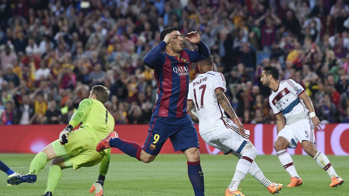 Und pariert in einer Eins-gegen-Eins-Situation sensationell gegen Luis Suarez. Der FC Bayern kann sich bei dem Torwart bedanken, dass es noch 0:0 steht 