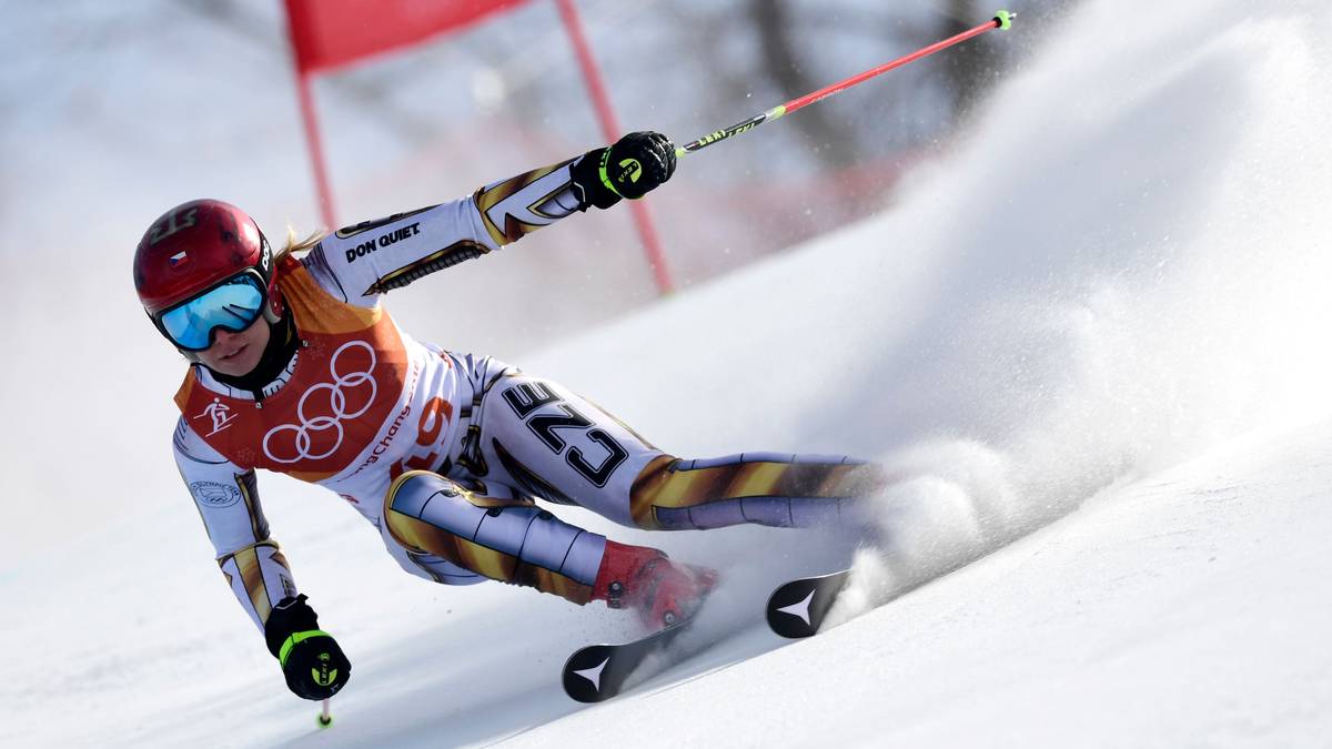 Bei Olympia 2018 in Pyeongchang geht sie auch im Riesenslalom an den Start und belegt Rang 23. "Fantastisch", schreibt sie bei Instagram