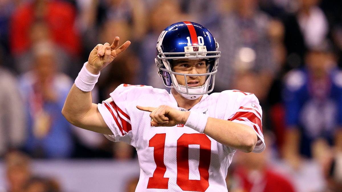 Patriots-Schreck Eli Manning kann mit einer guten Leistung (296 Yards und ein Touchdown) seinen zweiten MVP-Titel nach 2008 eintüten. Sein Gegenüber Brady stellt mit 16 hintereinander angebrachten Pässen zwar einen Super-Bowl-Rekord auf - der Super-Bowl-Sieger 2012 heißt allerdings: New York Giants