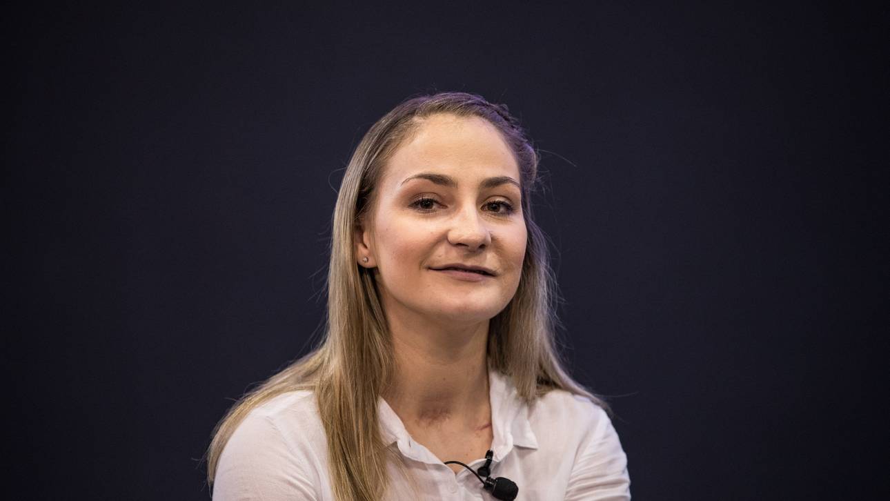 Vogel dachte an Bein-Amputation