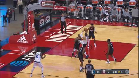 Luka Doncic legt im Texas-Duell gegen die Rockets sein erstes Triple-Double der Saison auf. Für die Mavs ist es der dritte Sieg im siebten Spiel.