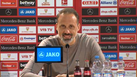 Borna Sosa ist nach seinem Einbürgerungsverfahren nun deutscher Staatsbürger. Sein Trainer erklärt schmunzelnd, dass man ab sofort nur noch deutsch miteinander sprechen wird.