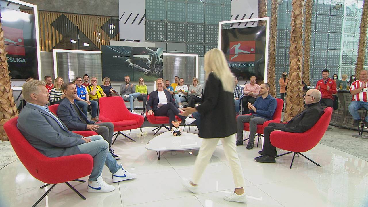 Entertainment im STAHLWERK Doppelpass: Simic kommt zu spät, Calmund kurios