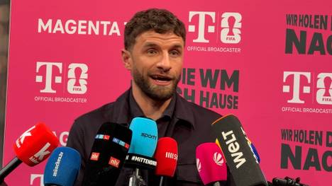 Thomas Müller spricht über die Möglichkeit, dass Jürgen Klopp als Bundestrainer übernimmt.