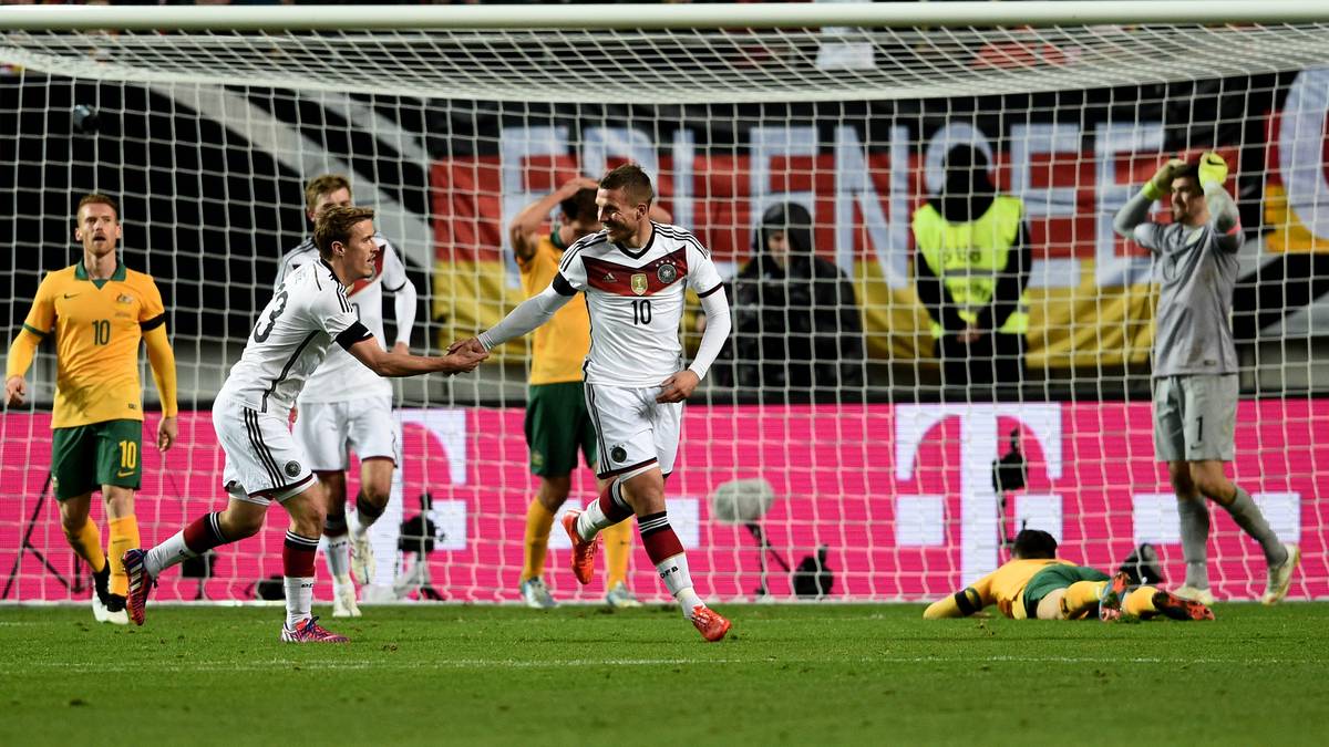 Doch dann kommt Lukas Podolskis großer Auftritt! Der Joker erzielt das 2:2, auf Vorlage des ebenfalls eingewechselten Andre Schürrle