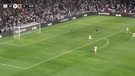Besiktas Istanbul um Coach Ole Gunnar Solskjaer verpasst den Einzug in die Gruppenphase der Conference League - auch ob eines überflüssigen Fouls eines ehemaligen Bundesliga-Spielers. 