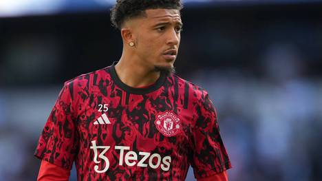 Nach dem öffentlichen Zoff zwischen United-Trainer Erik ten Hag und Jadon Sancho kritisiert Legende Rio Ferdinand den jungen Engländer scharf.