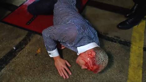 Cody Rhodes wurde bei WWE RAW von The Rock blutig geprügelt