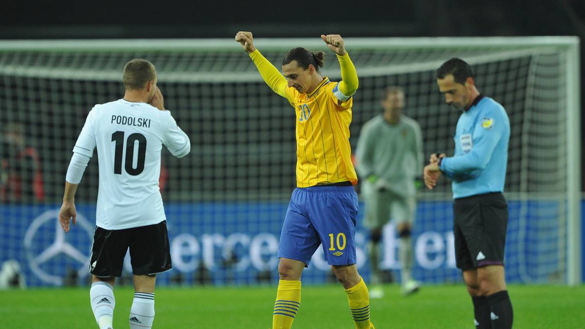 Auch die deutsche Mannschaft macht schlechte Erfahrungen mit Ibrahimovic. Im Oktober 2012 führt das DFB-Team in der WM-Qualifikation bereits mit 4:0 gegen die Schweden, alles scheint gelaufen. Doch nach einer Stunde dreht Ibrahimovic auf und führt seine Elf zum 4:4