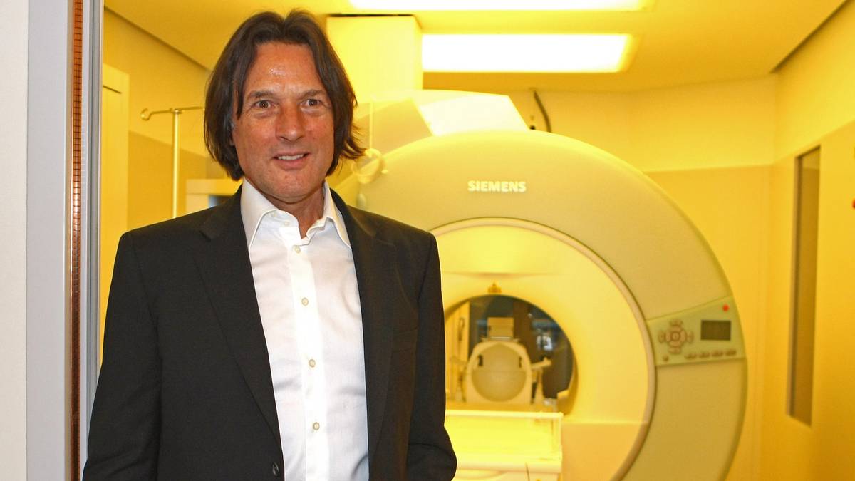 Der nächste große Schritt: Am 8. Mai 2008 eröffnet Müller-Wohlfahrt in München das MW Zentrum für Orthopädie und Sport, an dem auch Mäzen Dietmar Hopp finanziell beteiligt ist