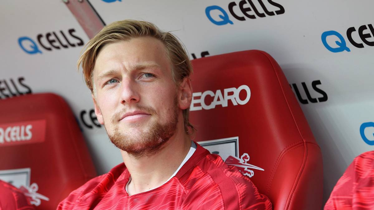 Egal wie steinig der Weg ist. Emil fährt seine Frau immer direkt bis Forsberg Hotel