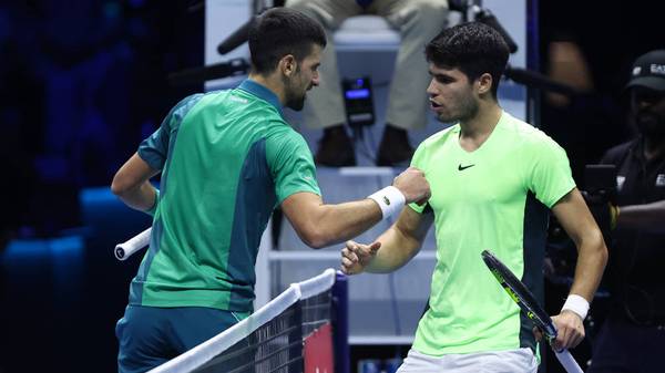 Alcaraz schickt Warnung an Djokovic