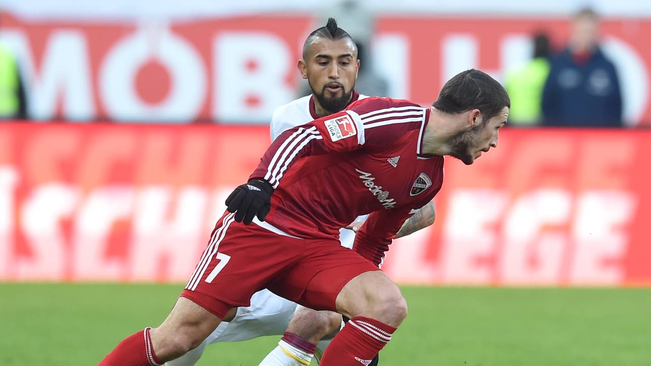 Später Doppelpack rettet Bayern