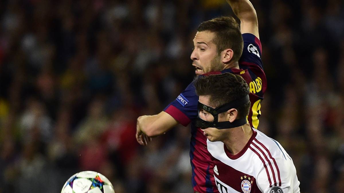 Maskenmann Lewandowski ist in der Sturmspitze weitgehend abgemeldet