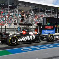 Haas-Pilot Kevin Magnussen sammelt in dieser Saison munter Strafen - vor allem ein wiederholtes Vergehen erhitzt die Gemüter in der Formel 1. Jetzt könnte es deshalb zu einer Regeländerung mit weitreichenden Folgen kommen.