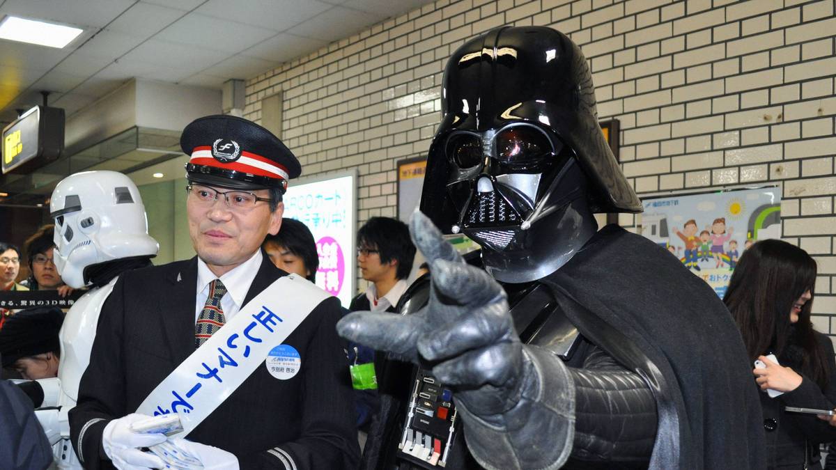 DARTH VADER: Der Inbegriff des Bösewichts lässt sich als Anakin Skywalker in Star Wars einst von der dunklen Seite der Macht verführen und wird in der gesamten Galaxie gefürchtet, von den Fans ob seiner Coolness aber auch verehrt. Sein fußballerisches Pendant kann nur ein polarisierender Künstler sein. Die bloße Nennung seines Namens muss den Gegner in Angst und Schrecken versetzen…