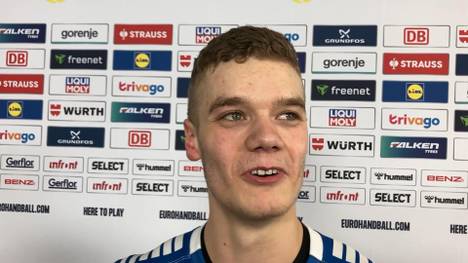 Riesiger Jubel in Berlin: Unterstützt von 5.000 lautstarken Fans jubeln die Färöer über ein Unentschieden gegen Favorit Norwegen - die Nationalspieler sind danach überwältigt.