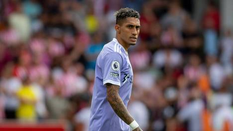 Von Leeds United wechselt wohl Brasilien-Star Raphinha für 75 Millionen Euro an die Stamford Bridge, berichten David Ornstein und Transfer-Insider Fabrizio Romano übereinstimmend.