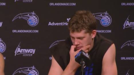 Die Orlando Magic besiegten die Washington Wizards in der amerikanischen Profibasketballliga NBA mit 122:112. Moritz Wagner erklärt anschließend, dass ihm die Zeitumstellung zu schaffen gemacht habe.