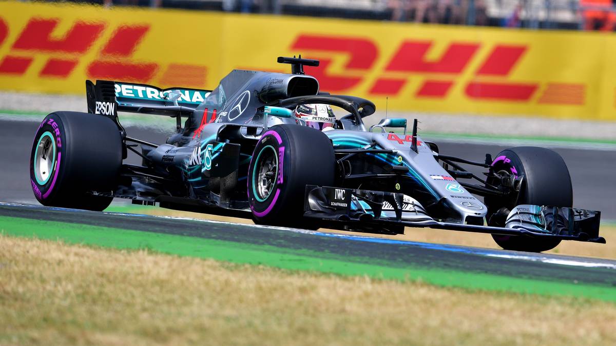 Für das große Drama sorgt Lewis Hamilton. Der Mercedes-Pilot hat von Beginn an mit Problemen zu kämpfen...